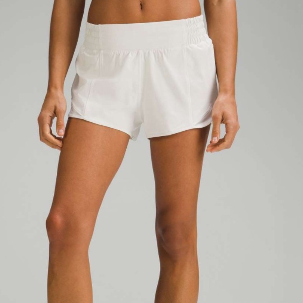 Lululemon Hotty Hot High-Rise Lined Short 2.5"